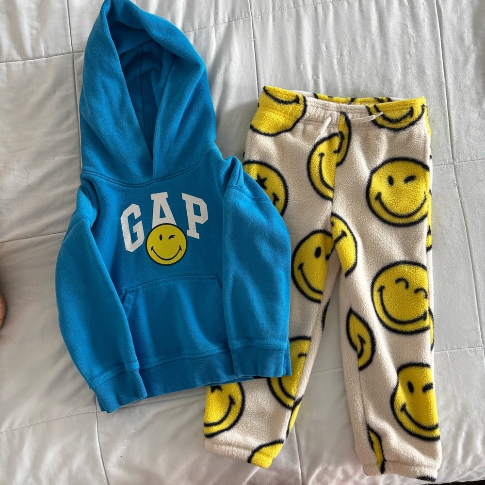 GAP Toddler Blue and Yellow Matching Sweatpants Set